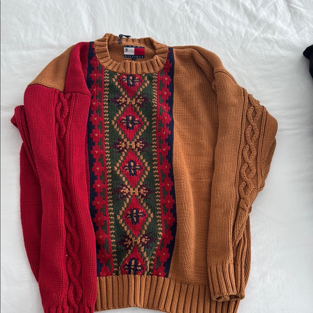 Tommy Hilfiger Red and Brown Crewneck Sweater with Geometric Design